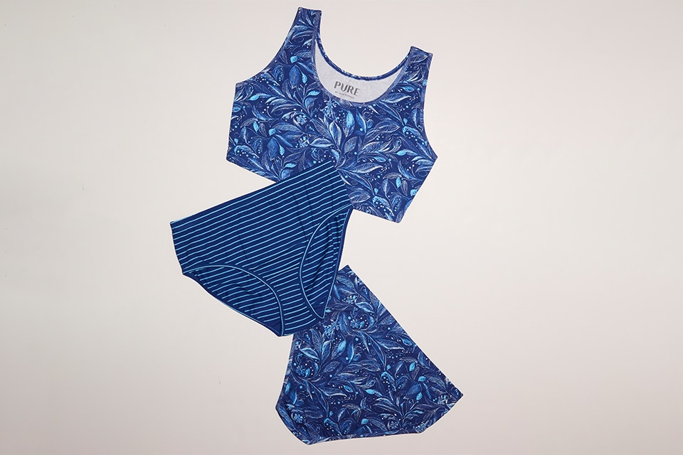 Blue bra with matsching slips