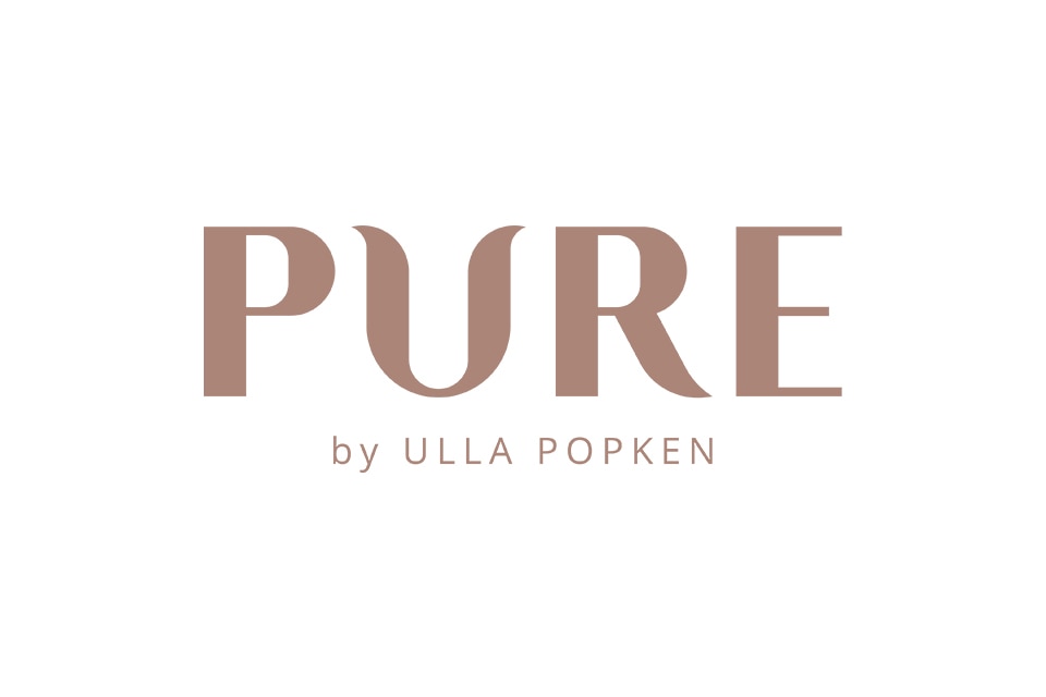 PURE Logo. Pure by Ulla Popken, die nachhaltig und faire zertifizierte Fashion-Kollektion