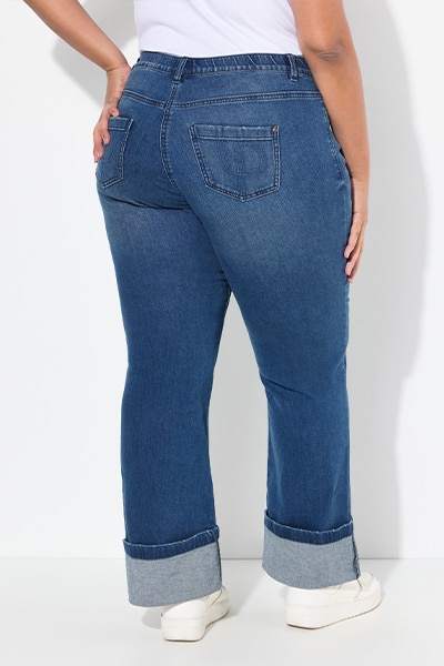 Model trägt Marie Jeans