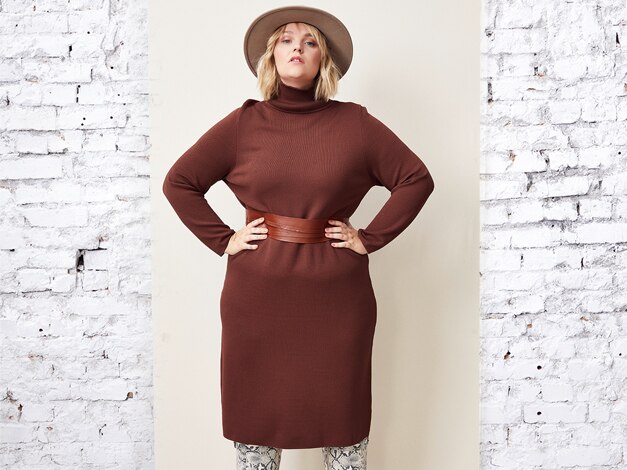 Strickkleid mit Rollkragen Strickkleid mit Rollkragen