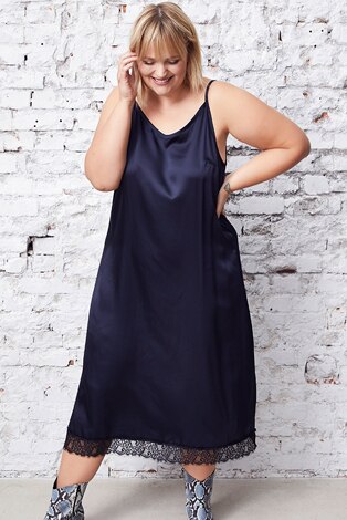 Slipdress mit Spitzenborte Slipdress mit Spitzenborte